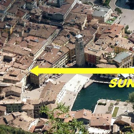 Appartamento Sunrise - Centro Storico N2 Riva del Garda Exterior foto